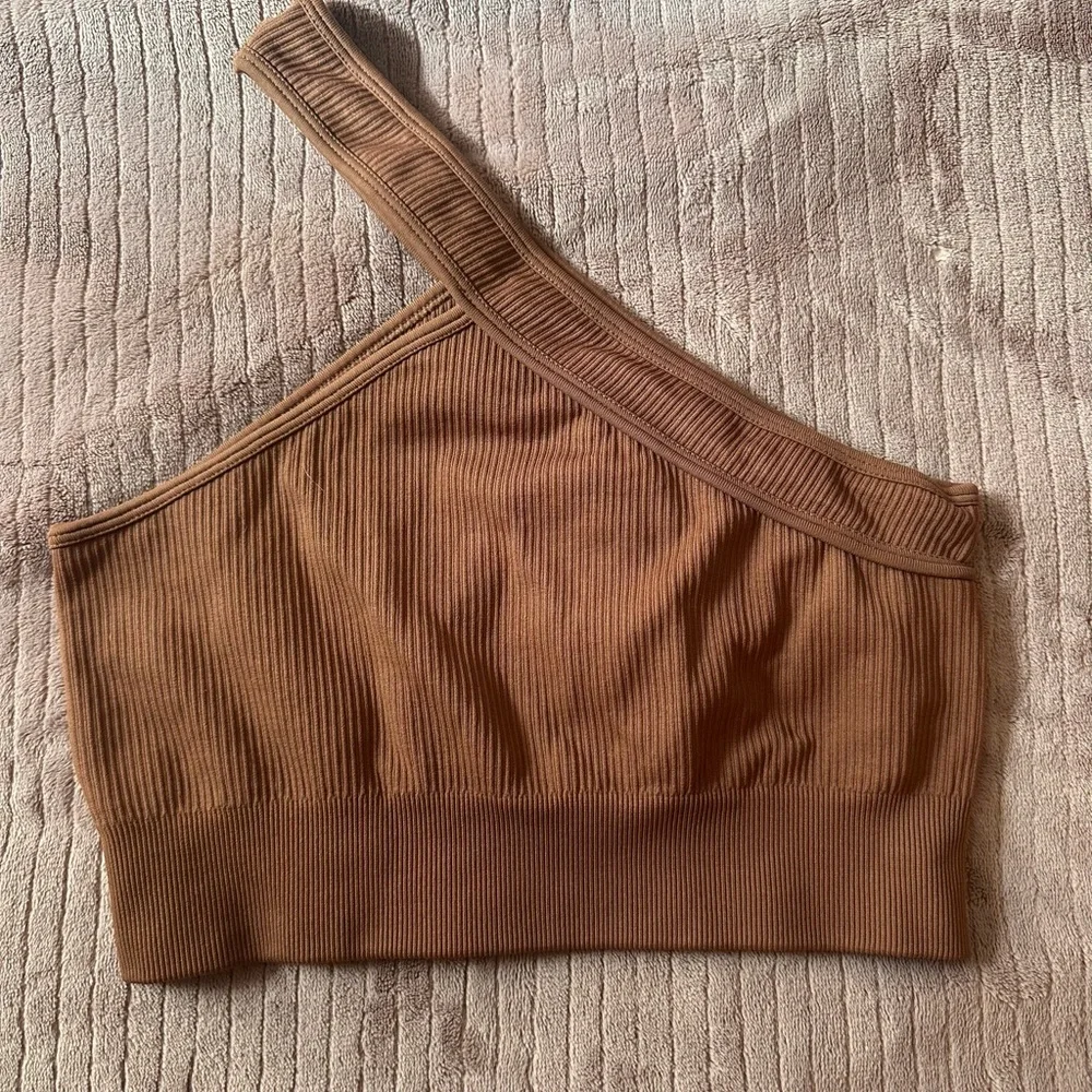 { 3 piece Ribbed Activewear Set } - Picture 5 of 7